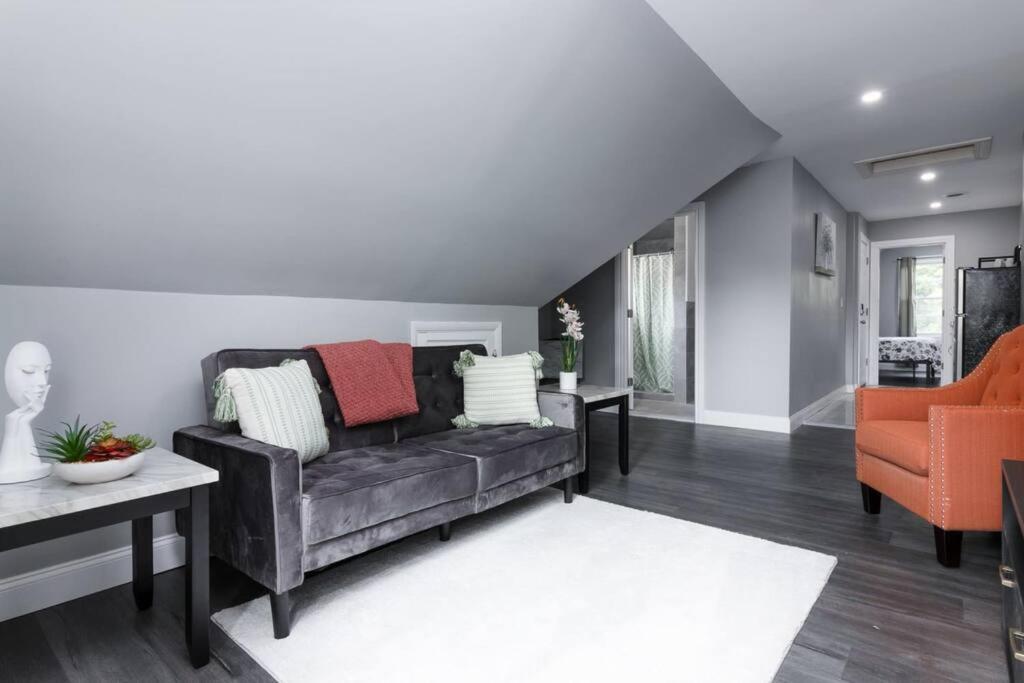 Cozy Micro Apartment, Minutes From Falls Niagara Falls Exterior photo